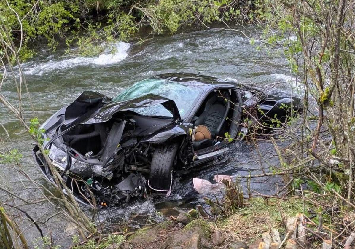 Imagen del vehículo en el lugar del accidente.