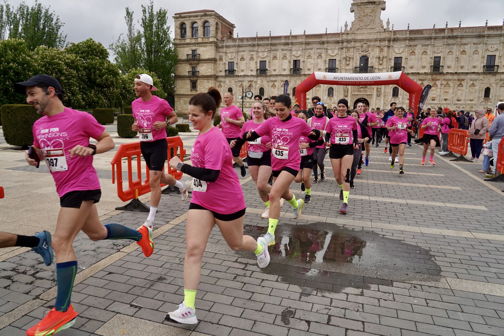 Las imágenes de la carrera del Día Mundial del Parkinson en León
