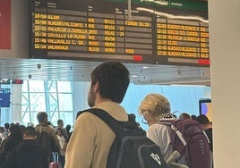 Paneles informativos en Chamartín.