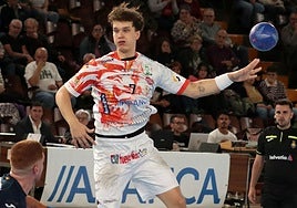 Wasiak, en un partido con el Abanca Ademar.