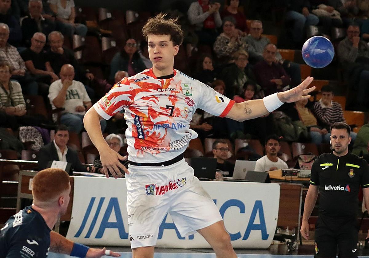 Wasiak, en un partido con el Abanca Ademar.