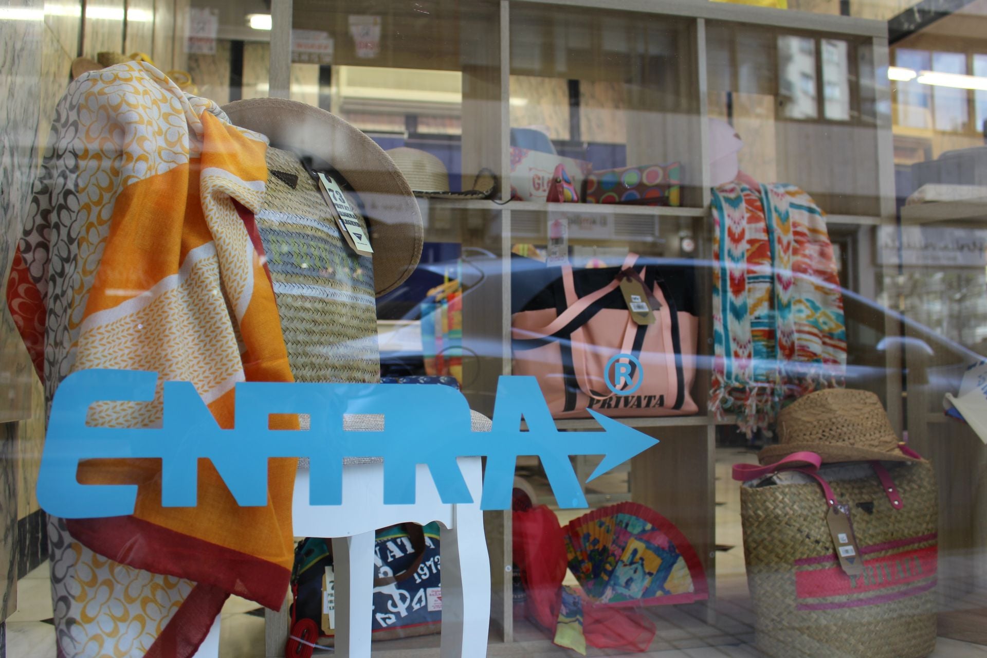 Abre sus puertas &#039;Entra&#039;, nueva tienda de complementos