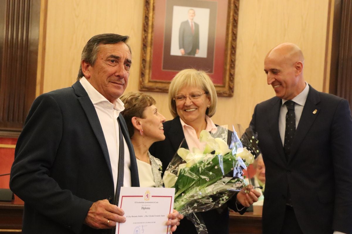 Homenaje a las parejas leonesas que han cumplido 50 y 60 años de casados
