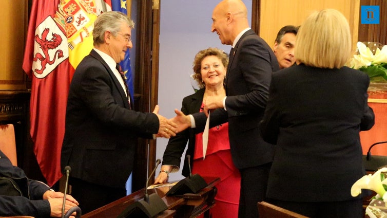 León celebra el amor más puro