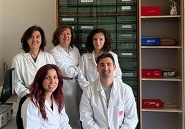 El equipo del Laboratorio de Palinología de la ULE que estudia el polen compuesto por Rosa Mª Valencia Barrera, Delia Fernández González, Ana Mª Vega Maray, Rosa García Rogado y Alberto Rodríguez Fernández.