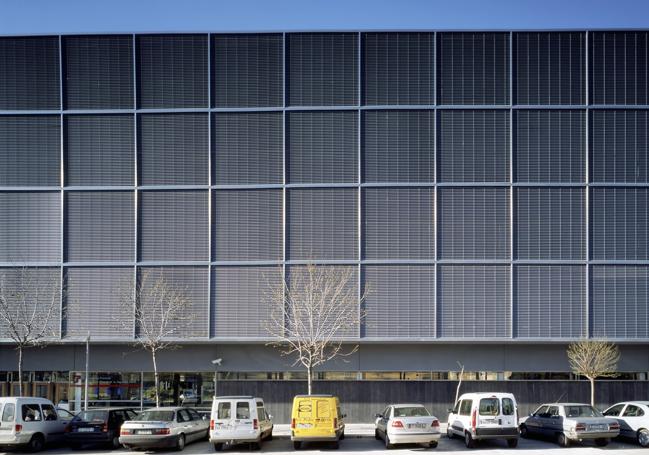 Tesorería General de la Seguridad Social de León, obra ejecutada en el año 2004 por el arquitecto Primitivo González.