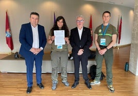 Foto tras la firma de la PNL.