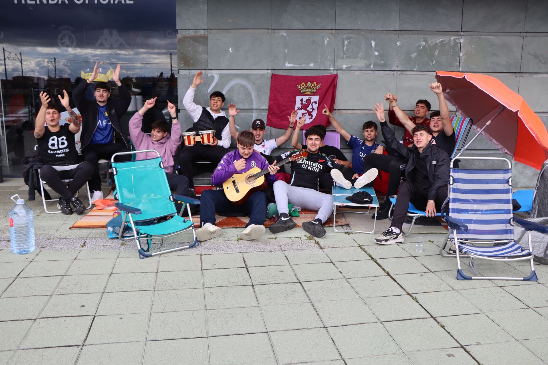 16 horas de espera por unas entradas para el Ponferradina-Cultural