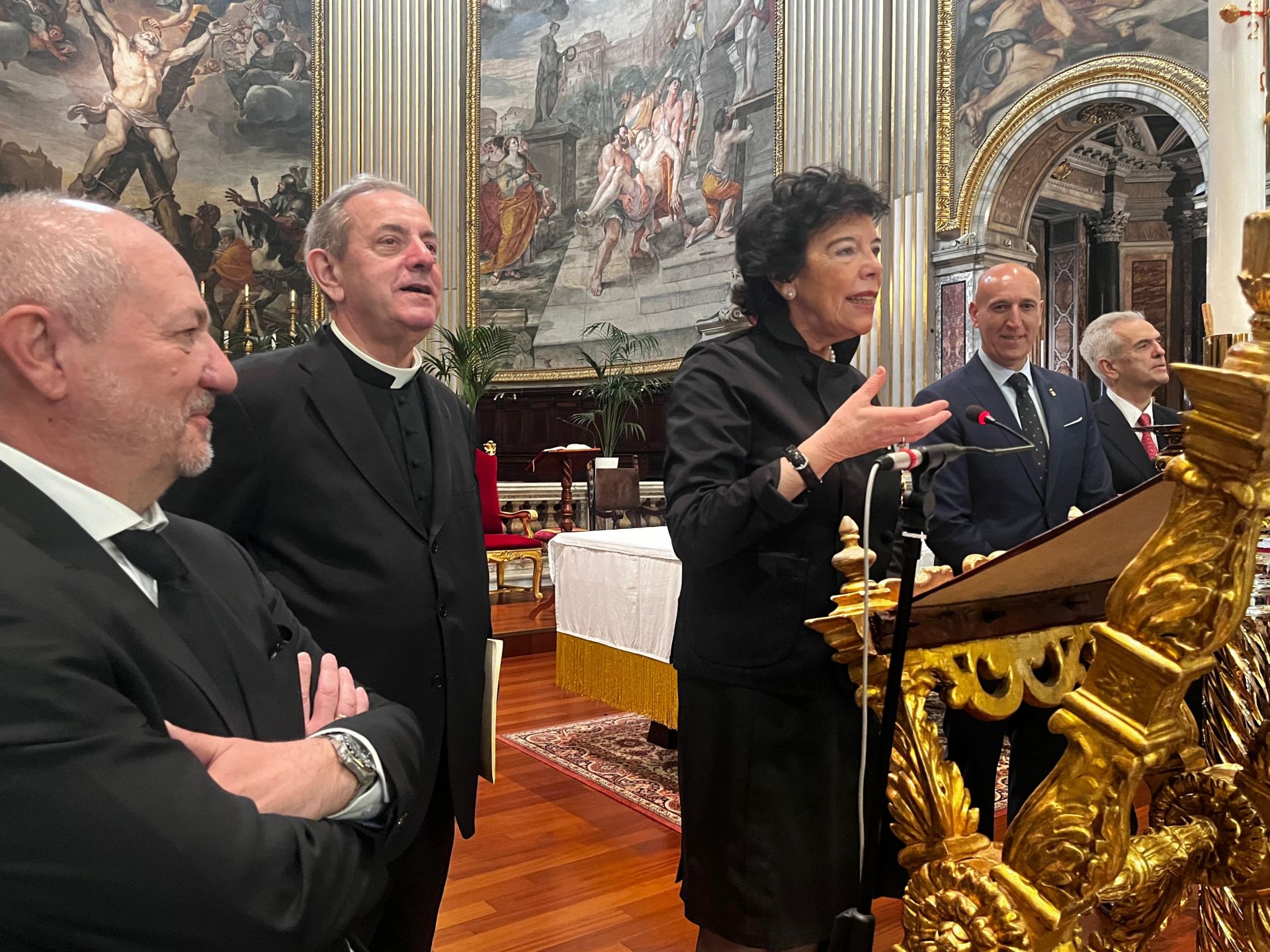 Las imágenes del besapié al Nazareno en Roma