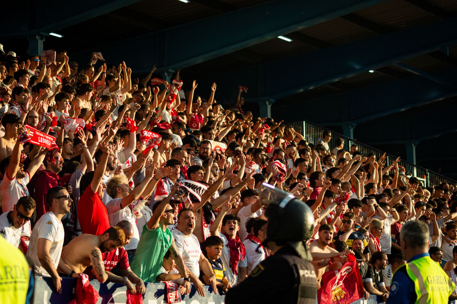 Las mejores imágenes del derbi entre Ponferradina y Cultural