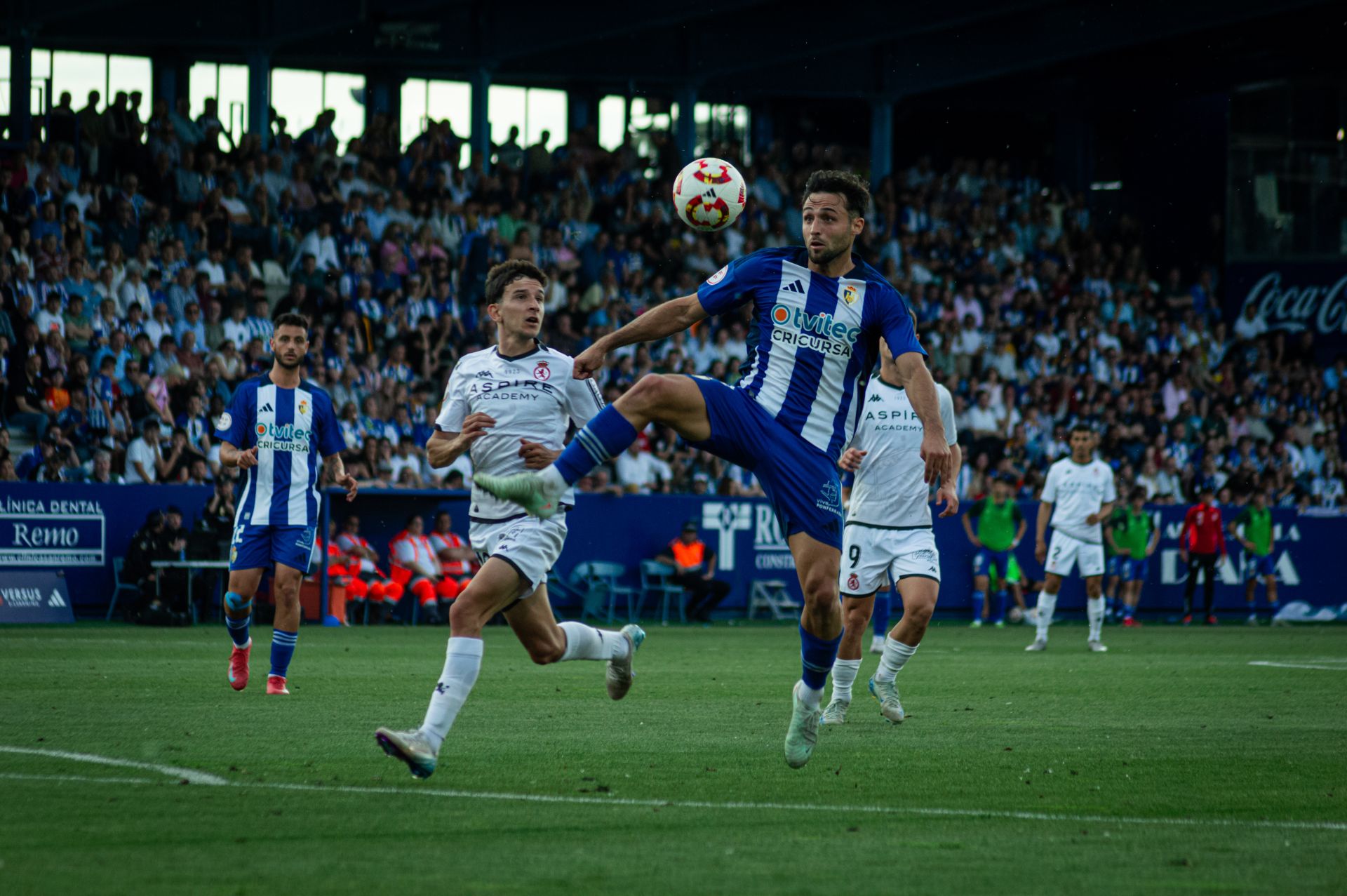 Las mejores imágenes del derbi entre Ponferradina y Cultural