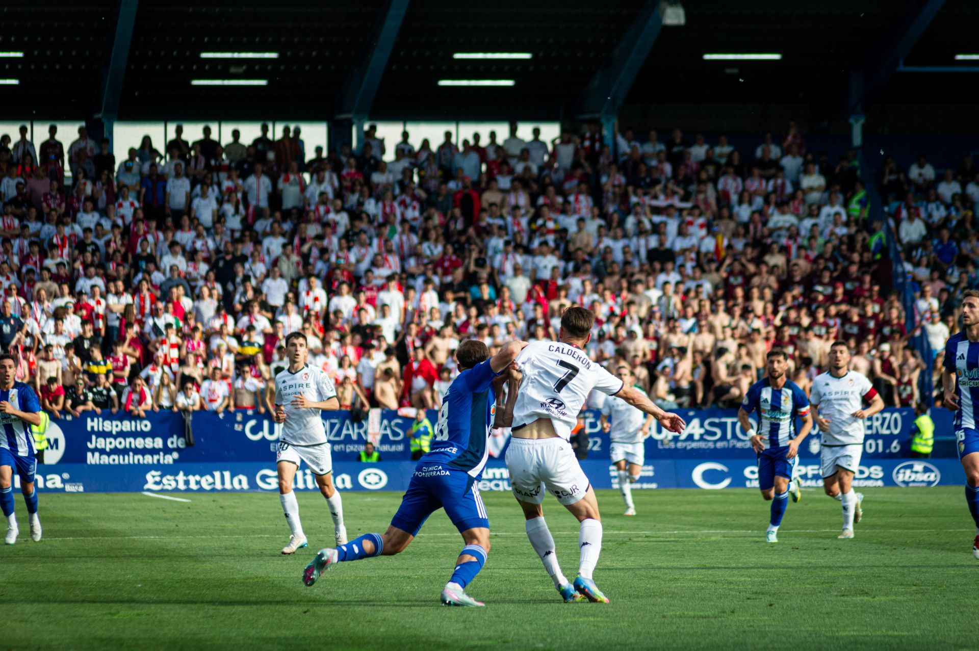 Las mejores imágenes del derbi entre Ponferradina y Cultural