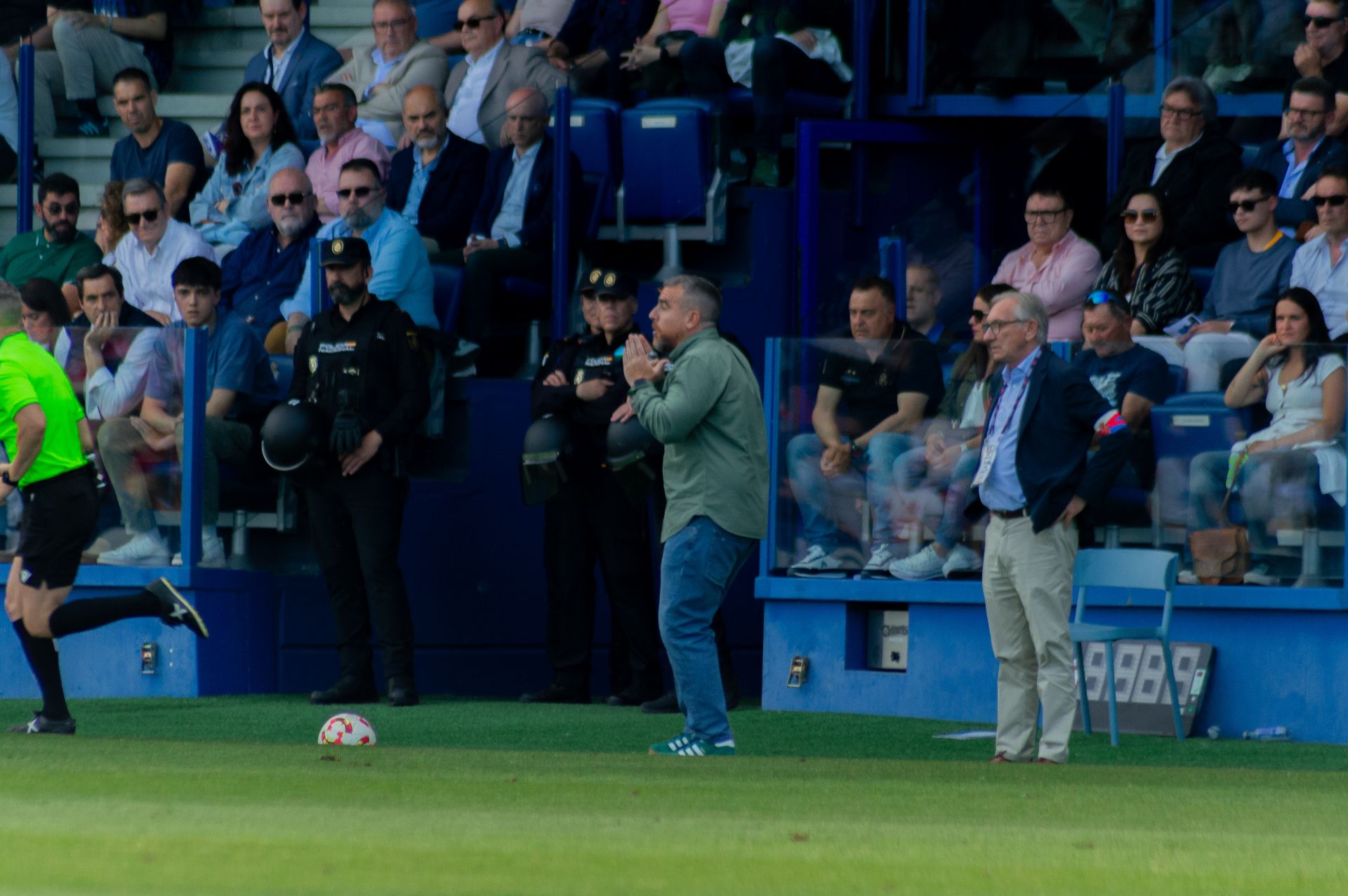 Las mejores imágenes del derbi entre Ponferradina y Cultural