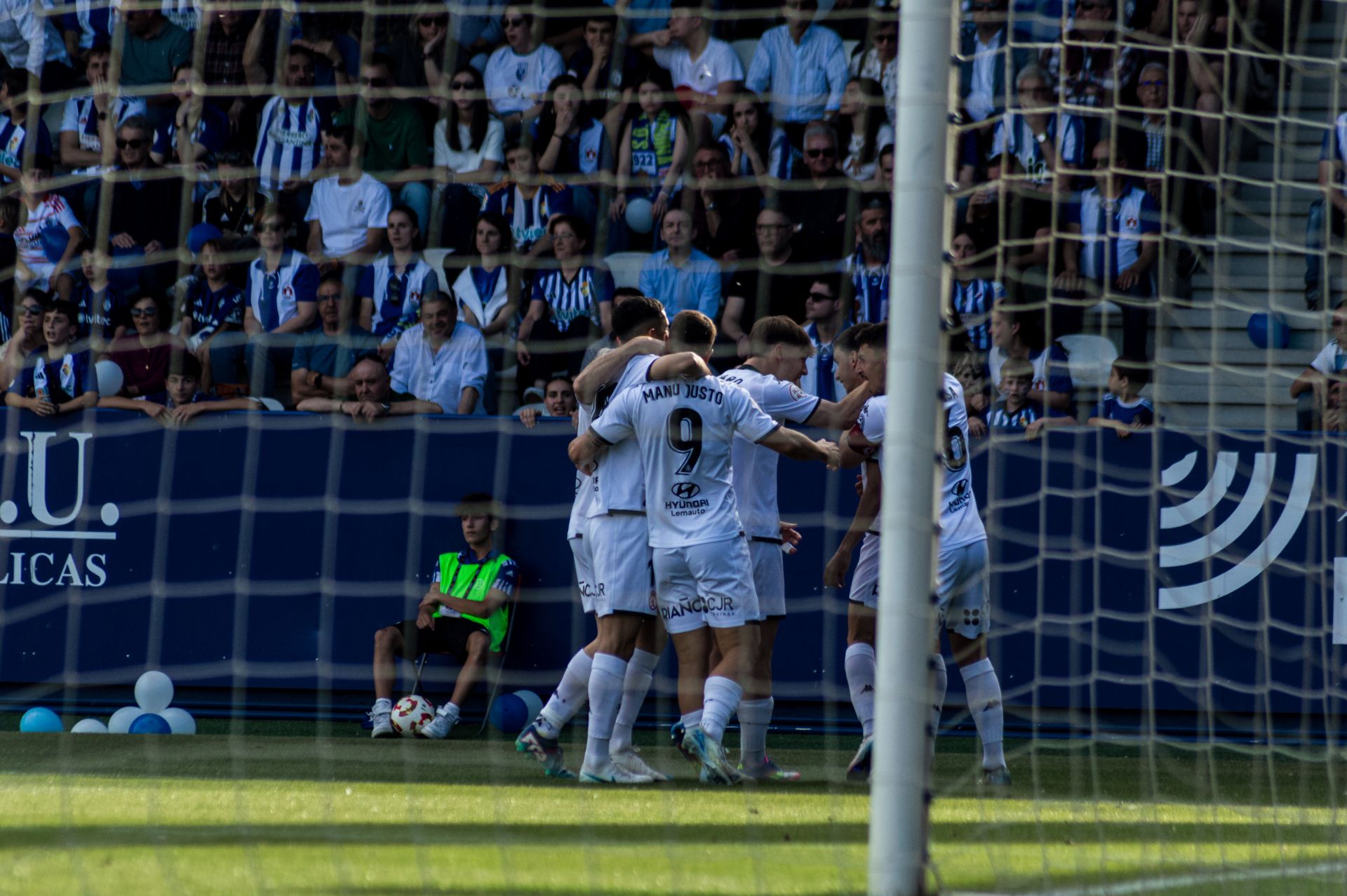 Las mejores imágenes del derbi entre Ponferradina y Cultural