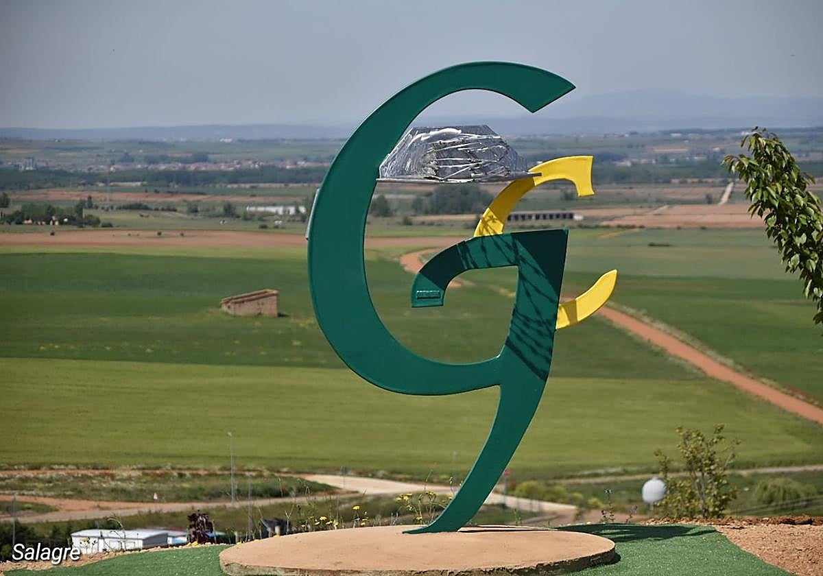 Escultura dedicada a la Guardia Civil.