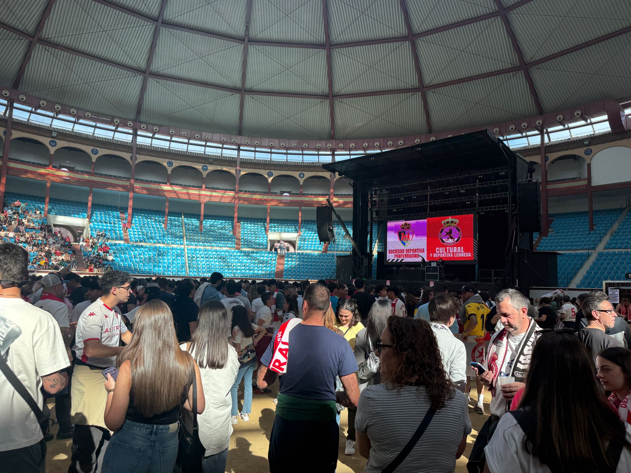 Así se vivió el derbi en el León Arena