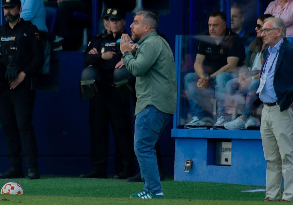 Javi Rey, durante el derbi de este sábado en Ponferrada.