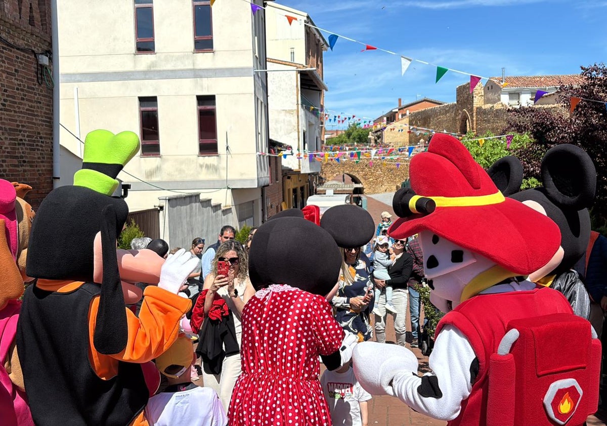 Imagen principal - Fotos de la Feria del Cuento 2025