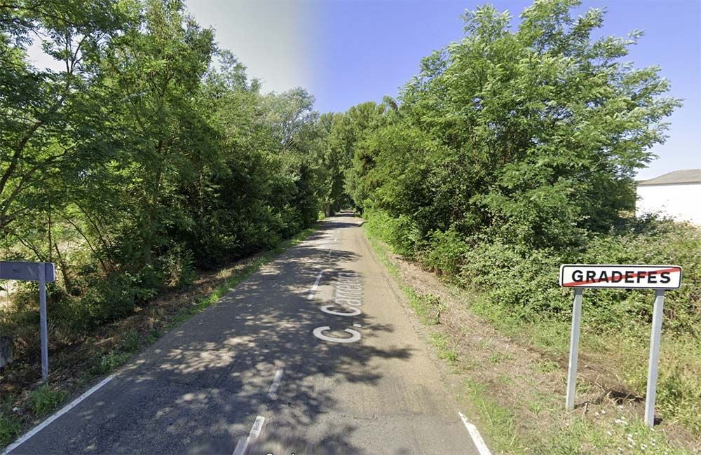 La cerretera que comunica Gardefes con el retso de lso 19 municipios que la componen