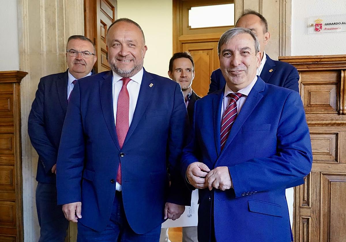 Courel y Sanz Merino este martes en la Diputación de León.