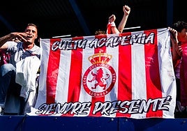 Aficionados de la Cultural en El Toralín.