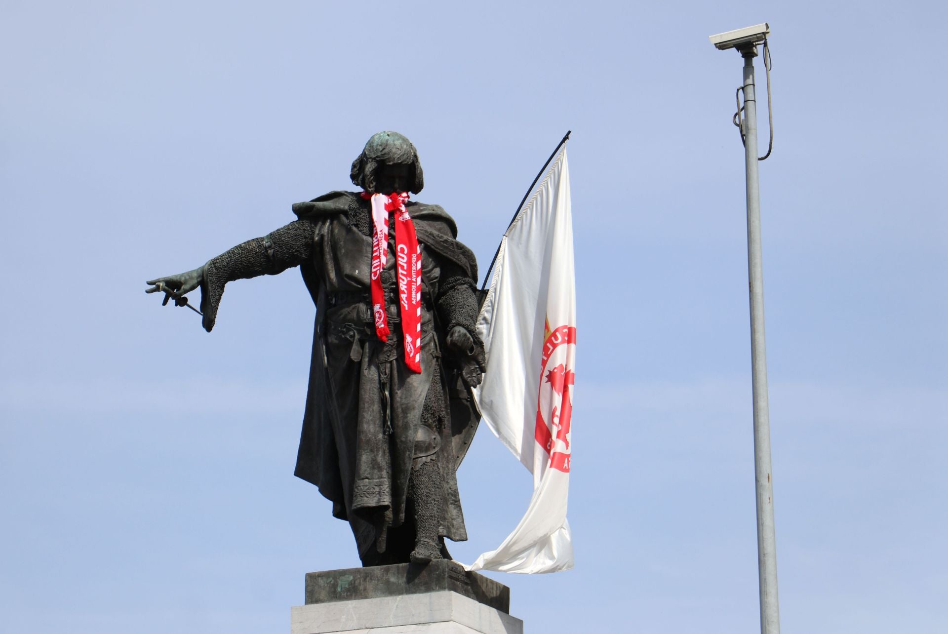 Guzmán se viste de la Cultural