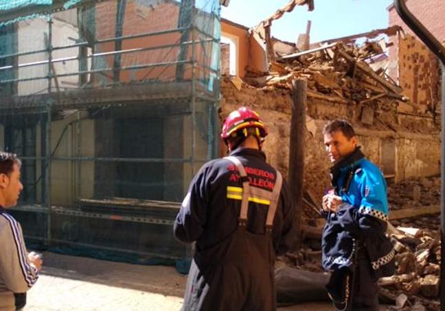 Momento en el que se cayó la vivienda anexa a la antigua casa del cura.
