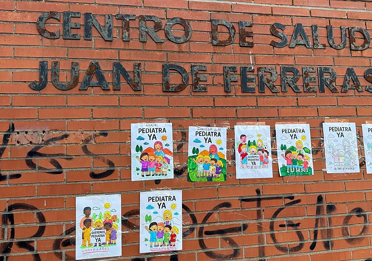 Imagen principal - Más de mil personas se concentran en La Bañeza por su servicio de pediatría