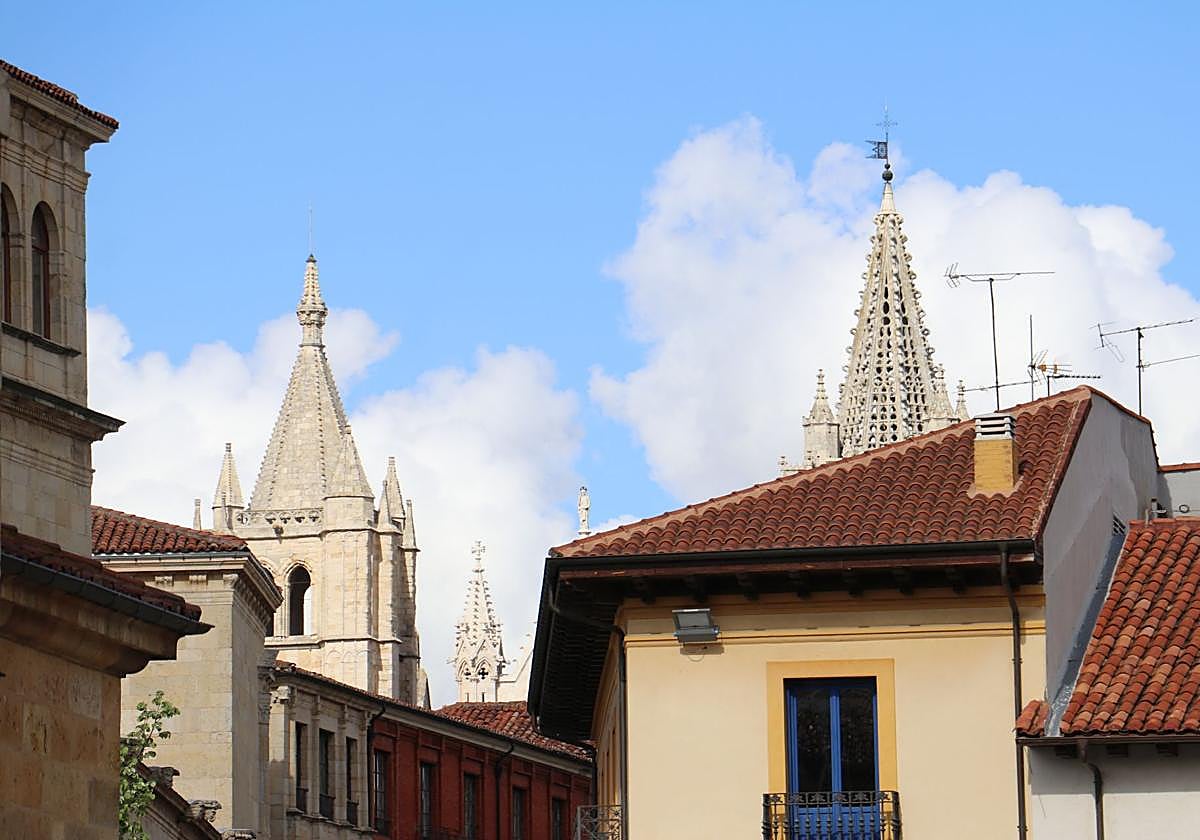 Las torres de la Catedral vistas desde San Marcelo.