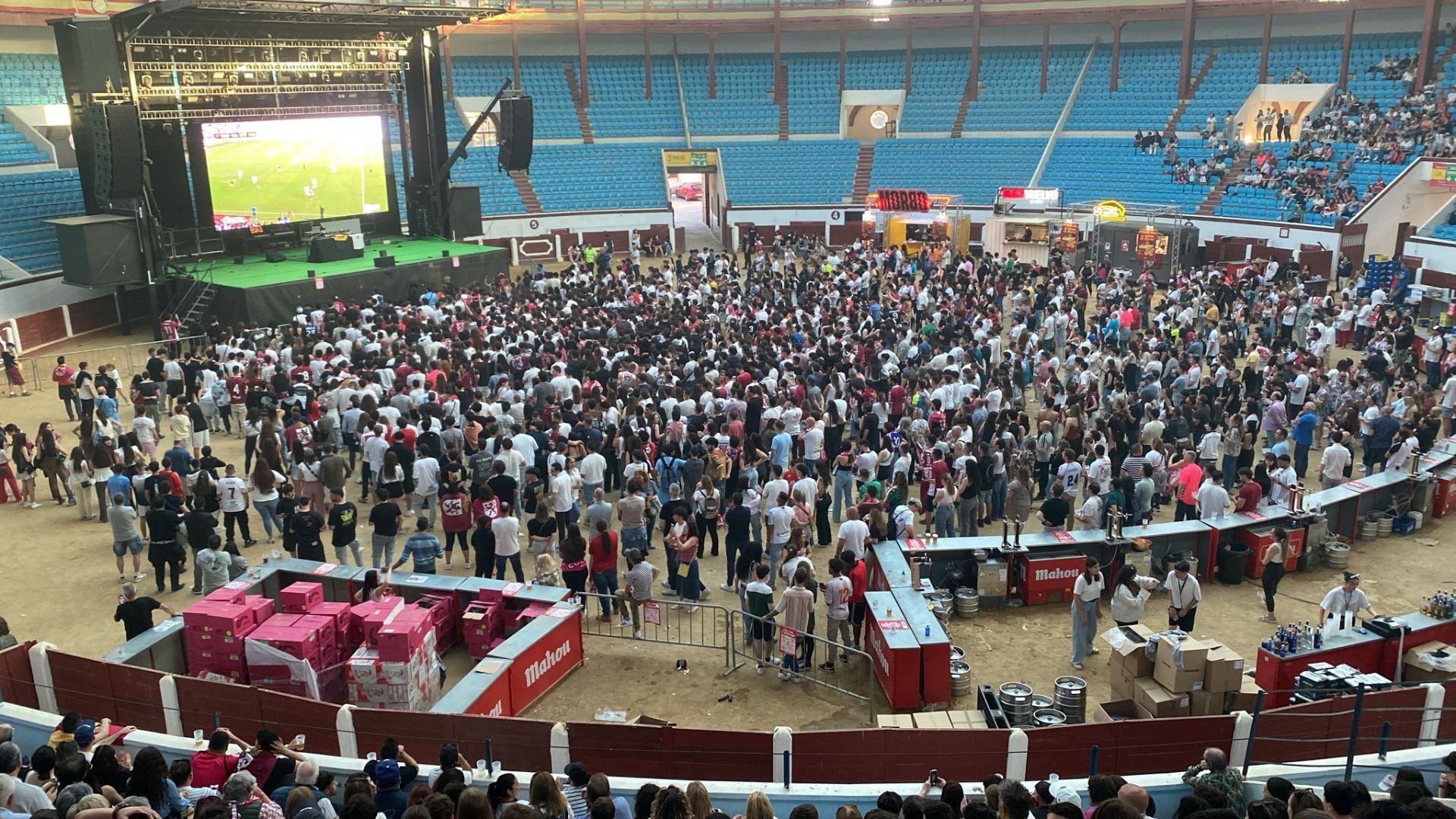 La plaza de Toros de León vibra con la Cultural
