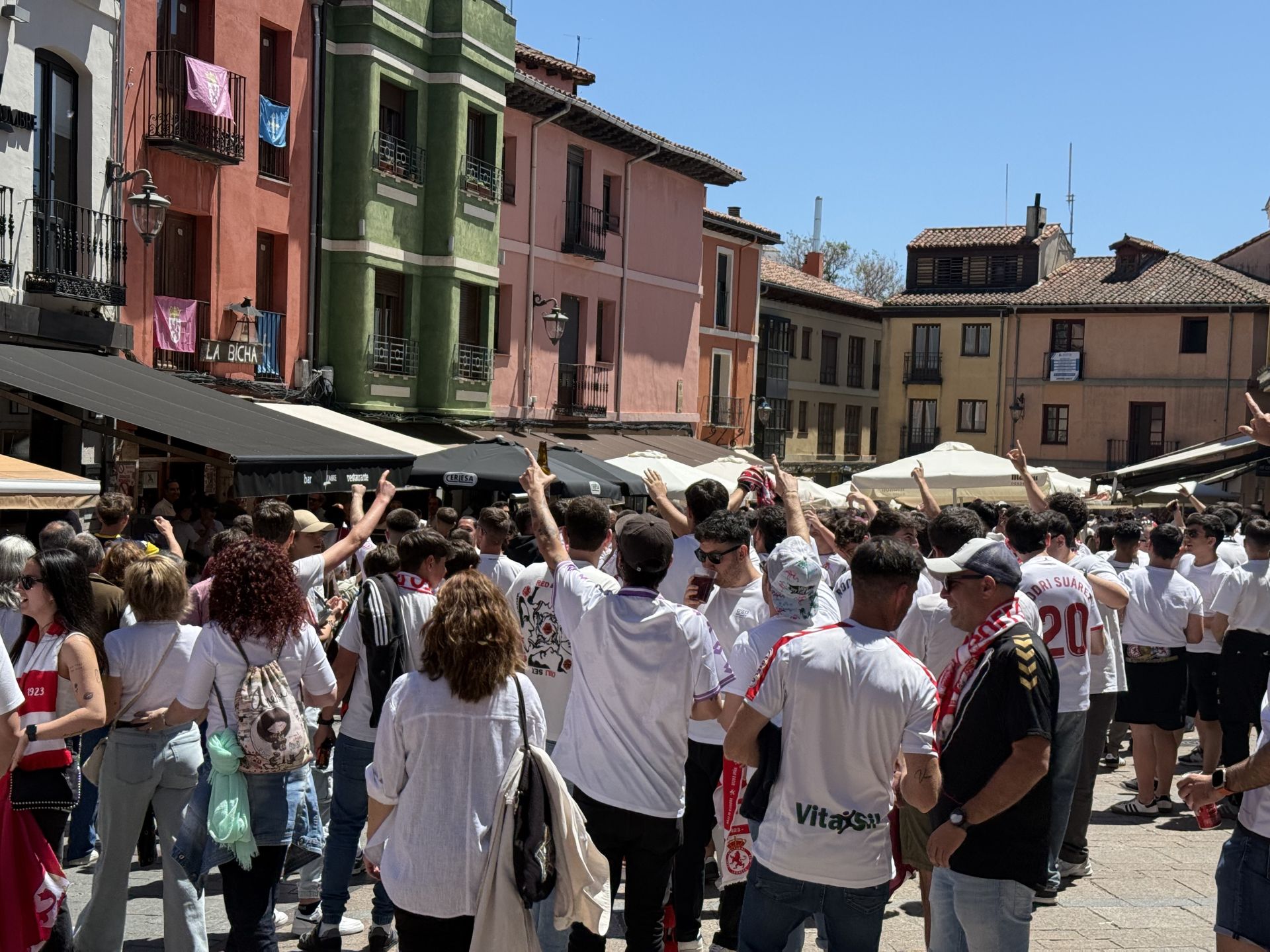 Los colores de la Cultural inundan León