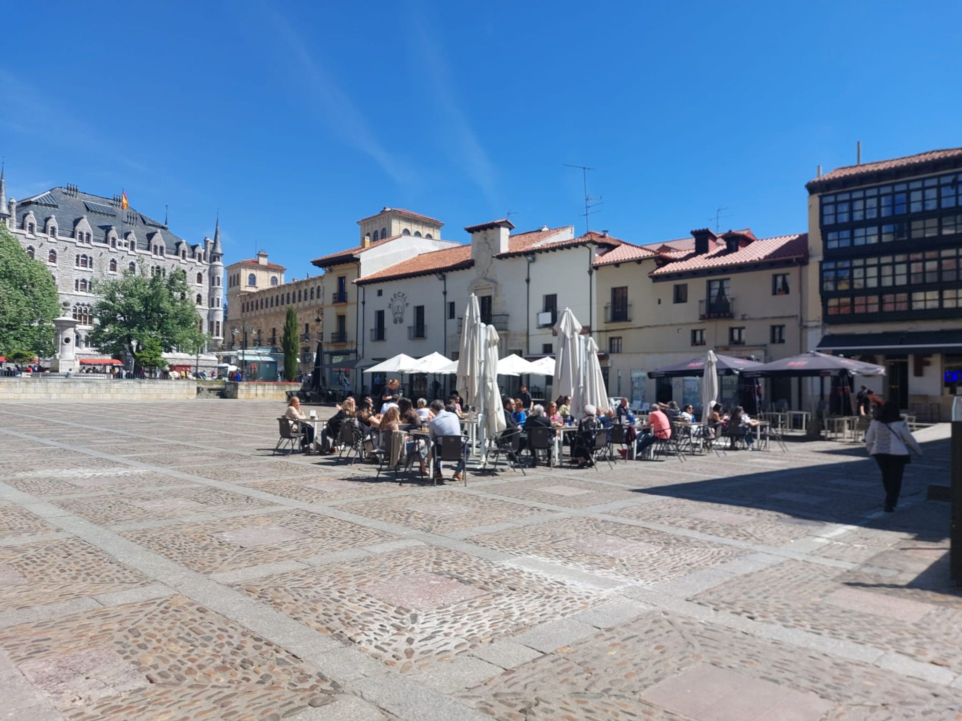 León se tiñe de blanco Cultural