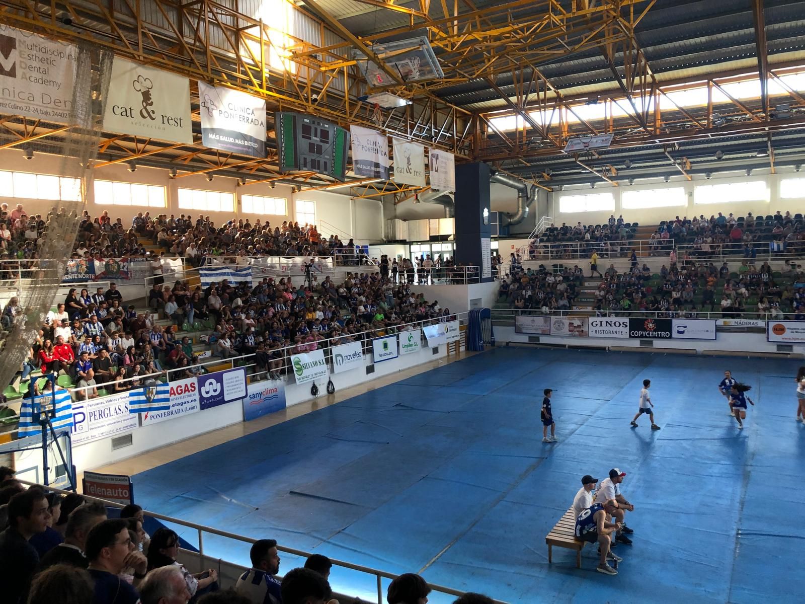 La afición de la Ponferradina sufre a pesar de la victoria