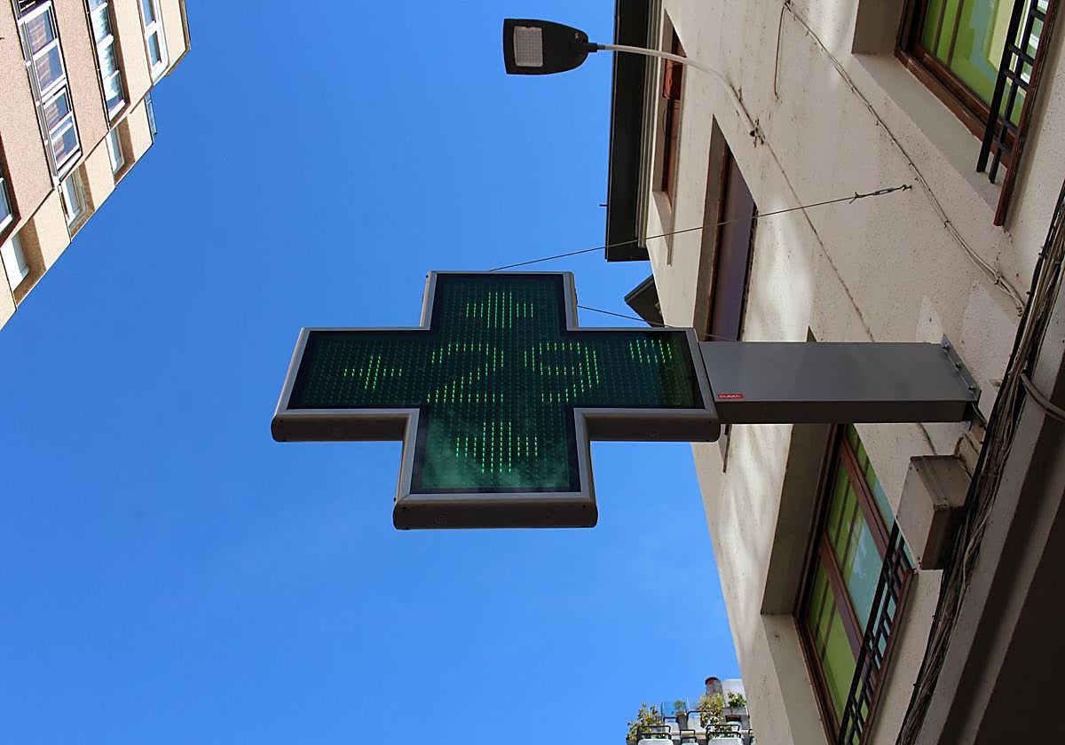 Un termómetro marca 29 grados este fin de semana en León.