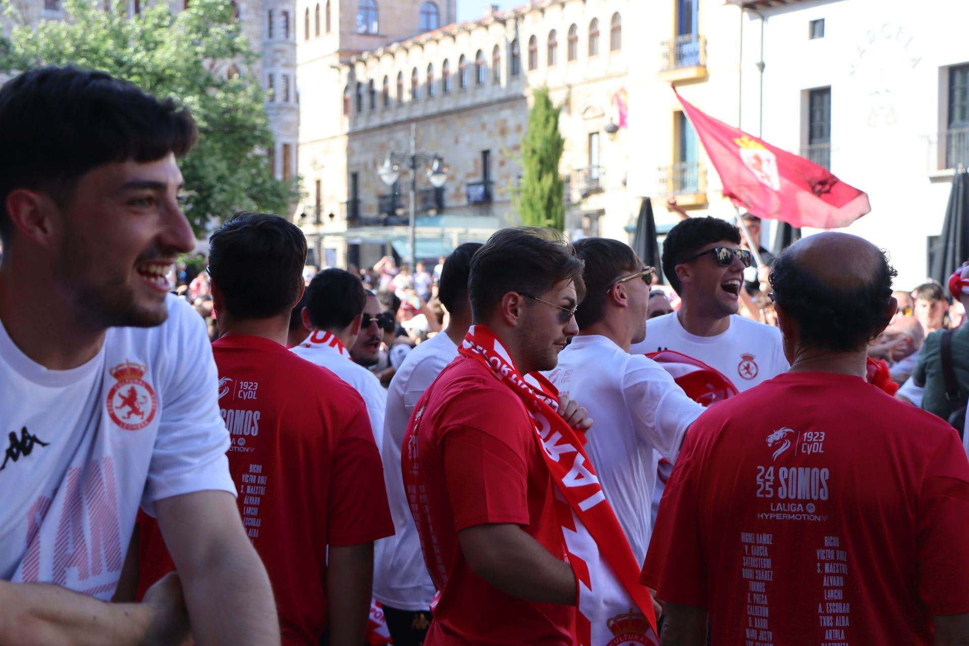 La rúa y recepción en San Marcelo de la Cultural, en imágenes