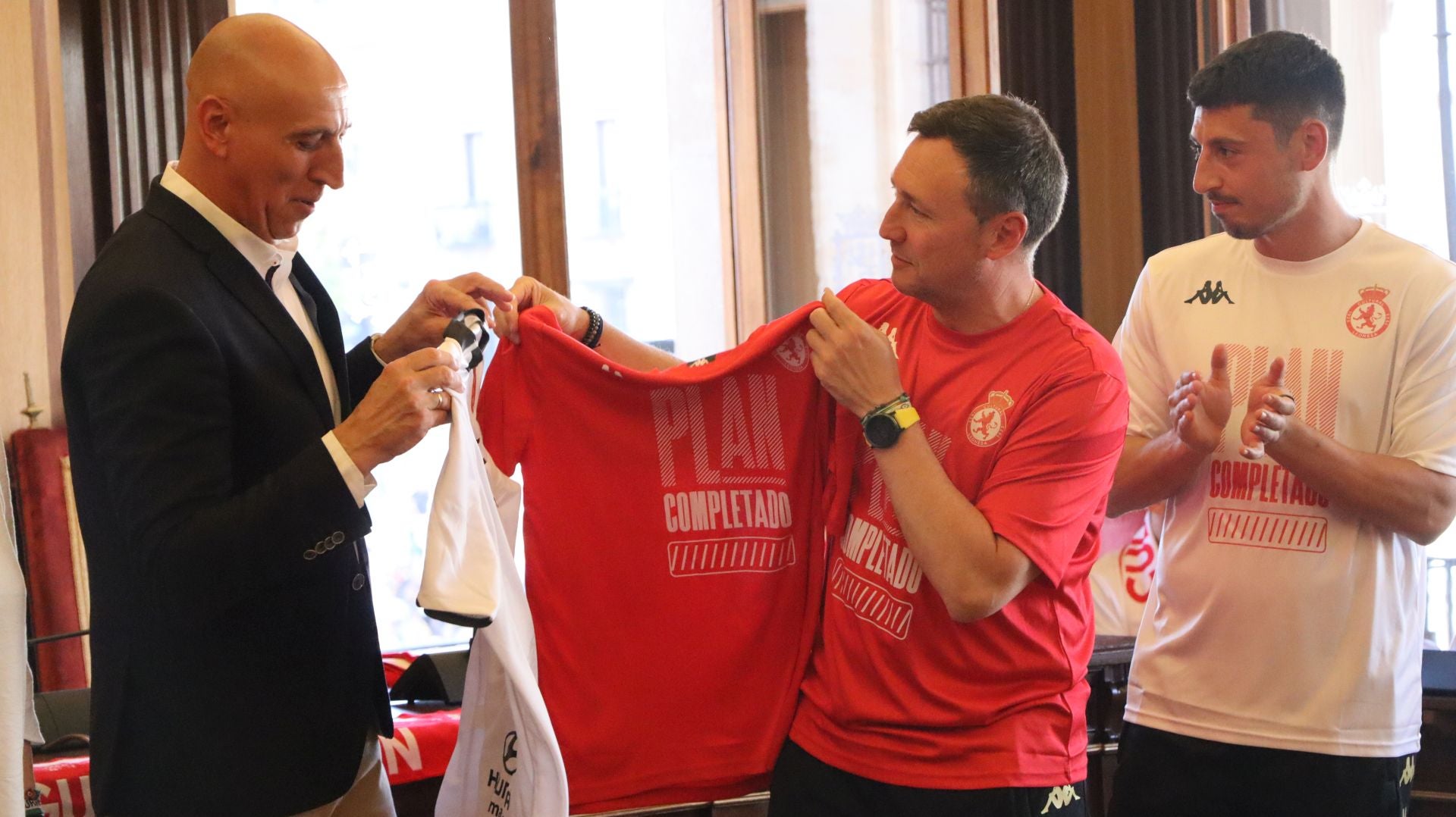 La rúa y recepción en San Marcelo de la Cultural, en imágenes