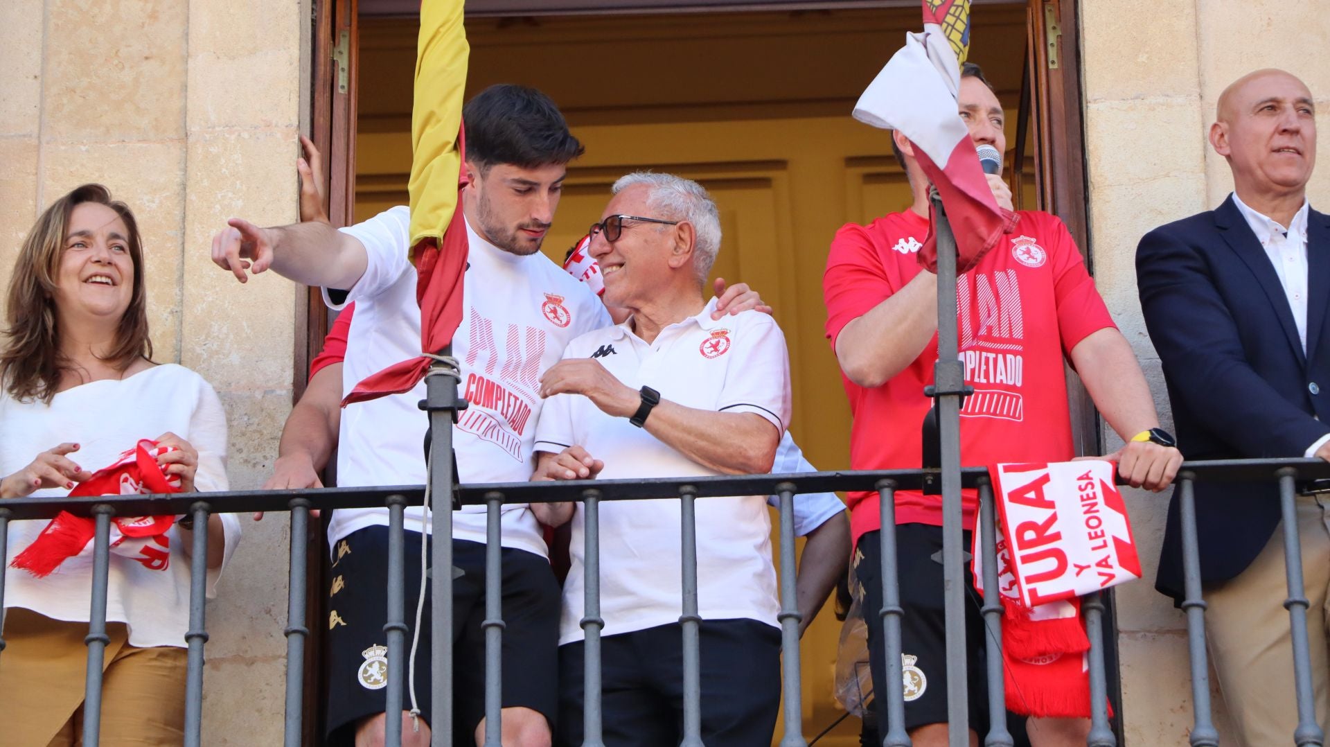 La rúa y recepción en San Marcelo de la Cultural, en imágenes