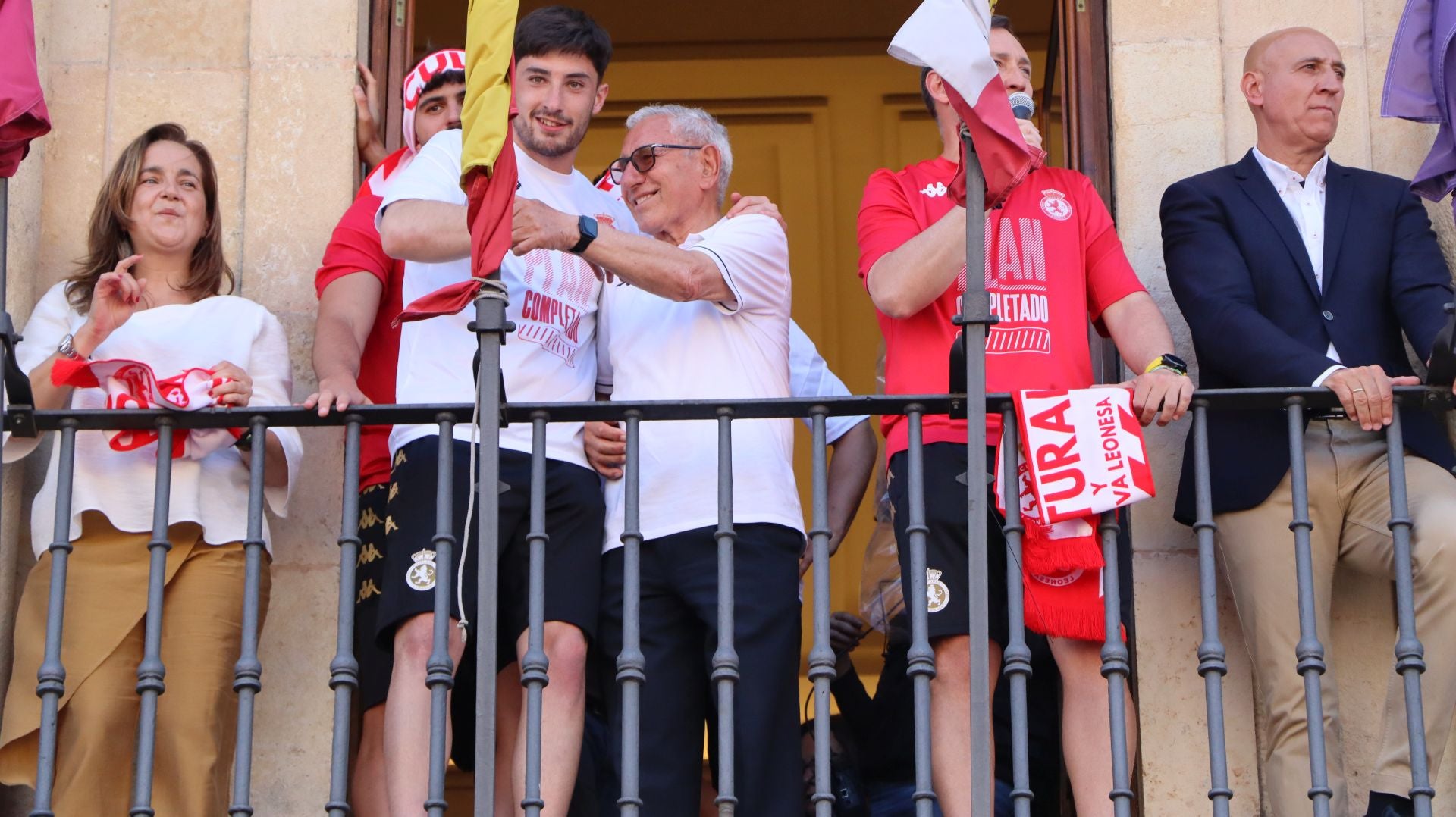 La rúa y recepción en San Marcelo de la Cultural, en imágenes