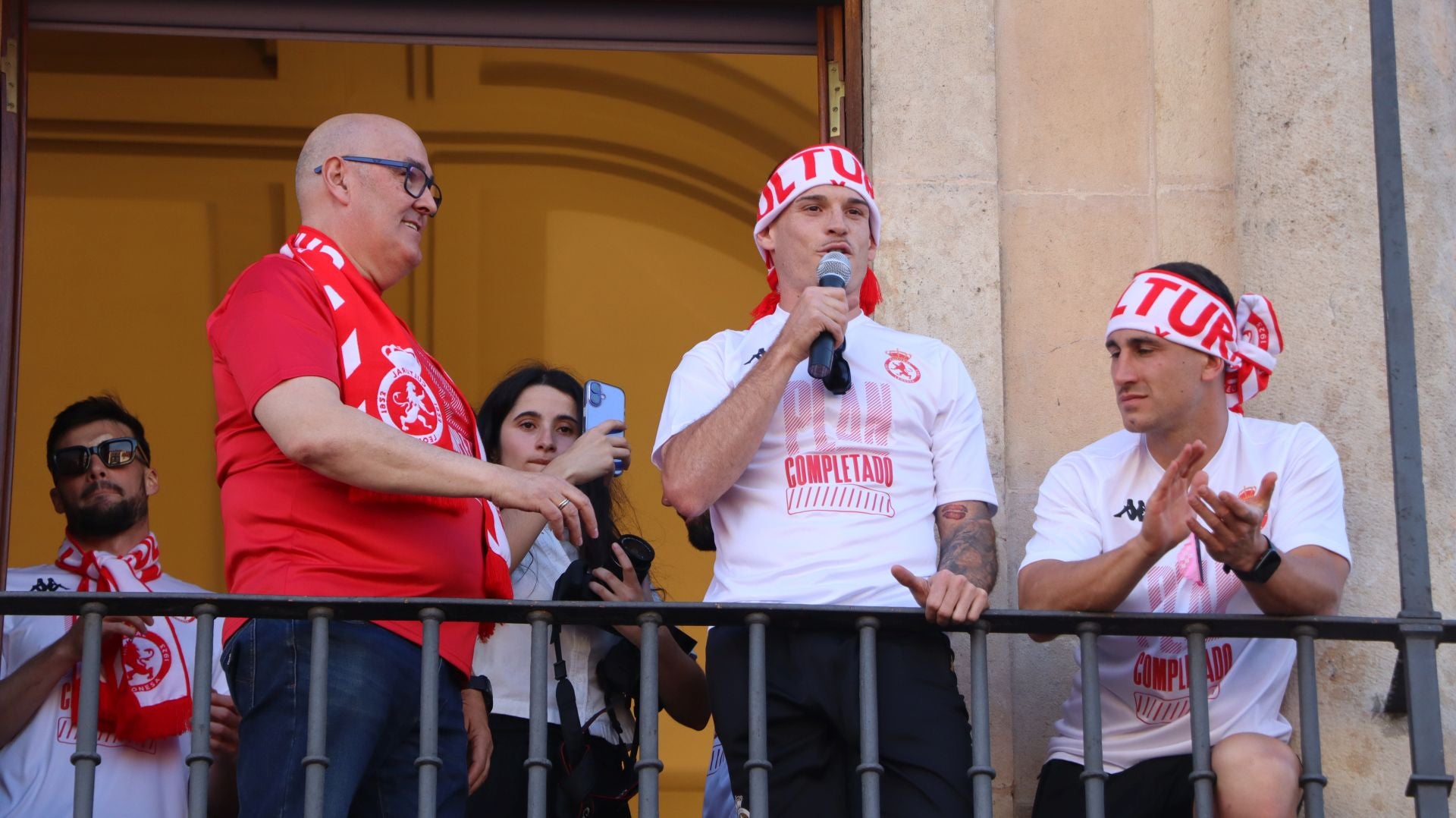 La rúa y recepción en San Marcelo de la Cultural, en imágenes