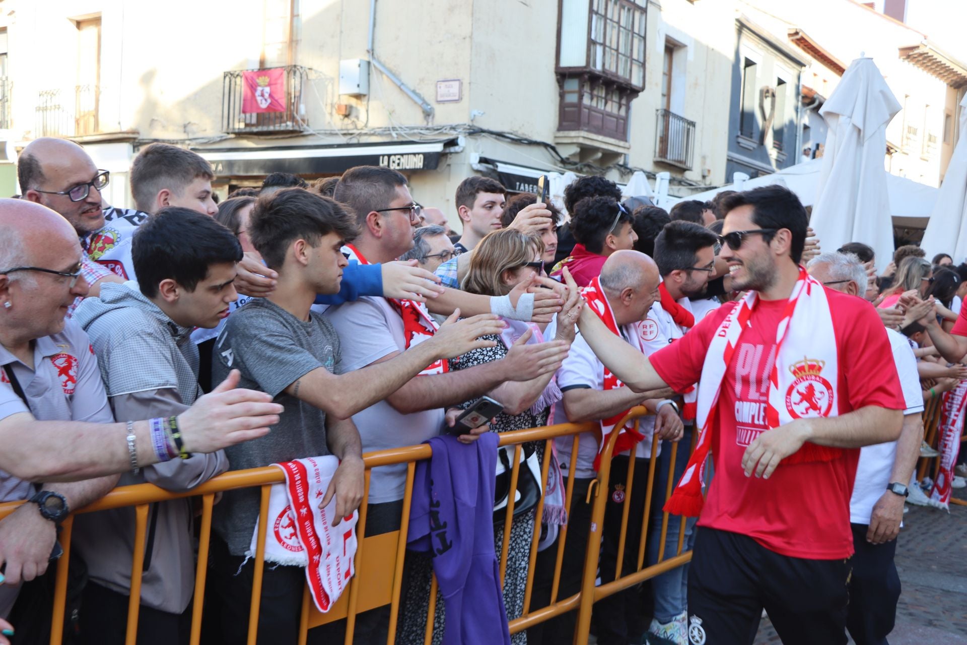 La rúa y recepción en San Marcelo de la Cultural, en imágenes