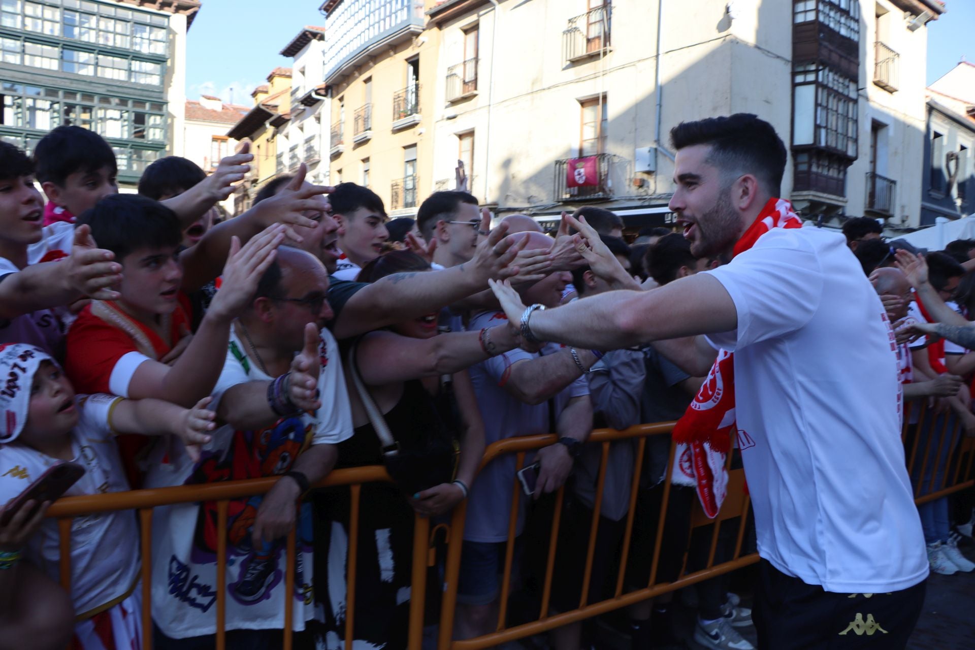 La rúa y recepción en San Marcelo de la Cultural, en imágenes