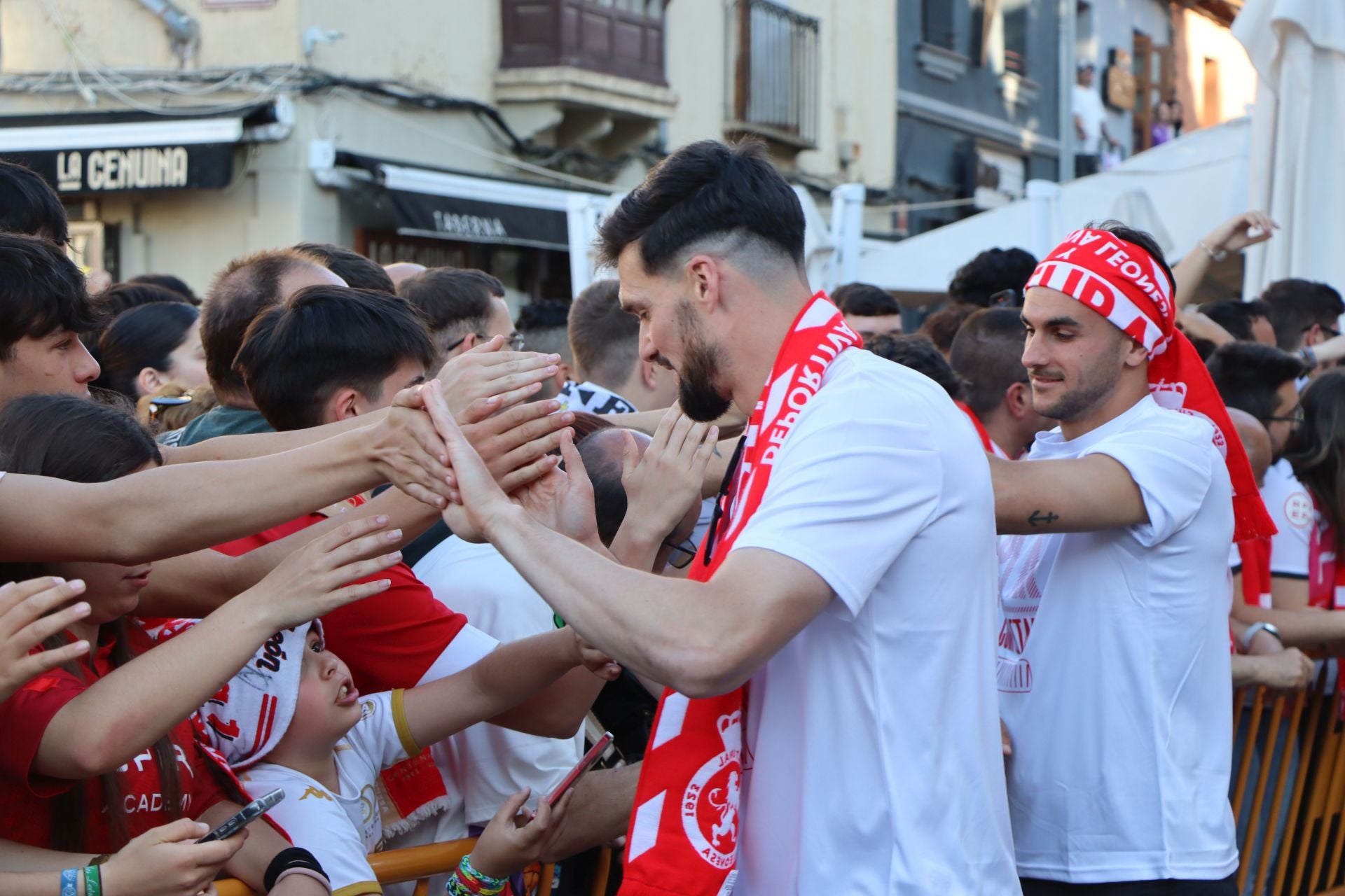 La rúa y recepción en San Marcelo de la Cultural, en imágenes