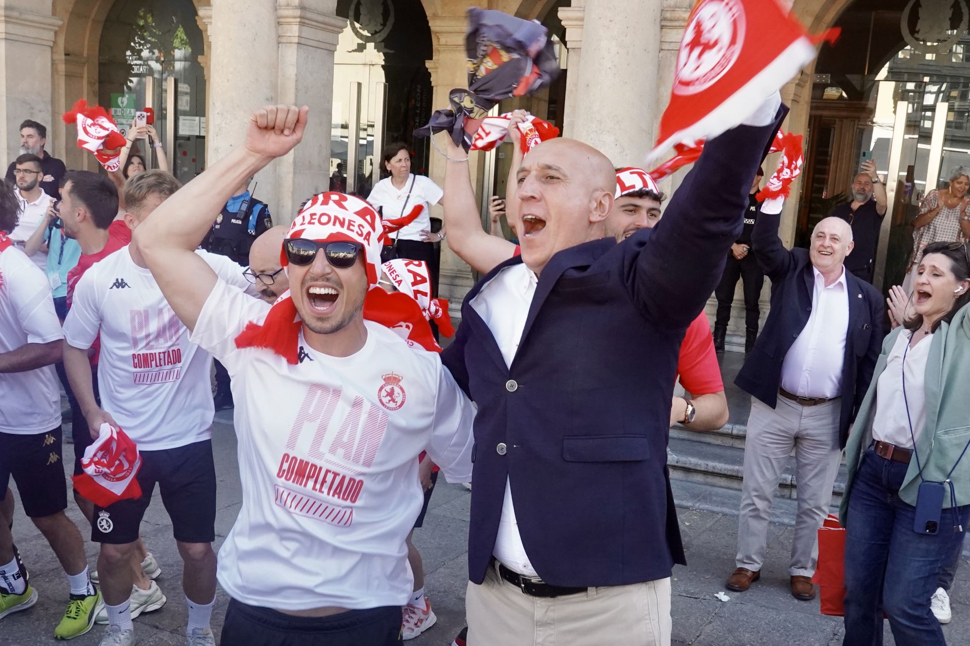 La rúa y recepción en San Marcelo de la Cultural, en imágenes