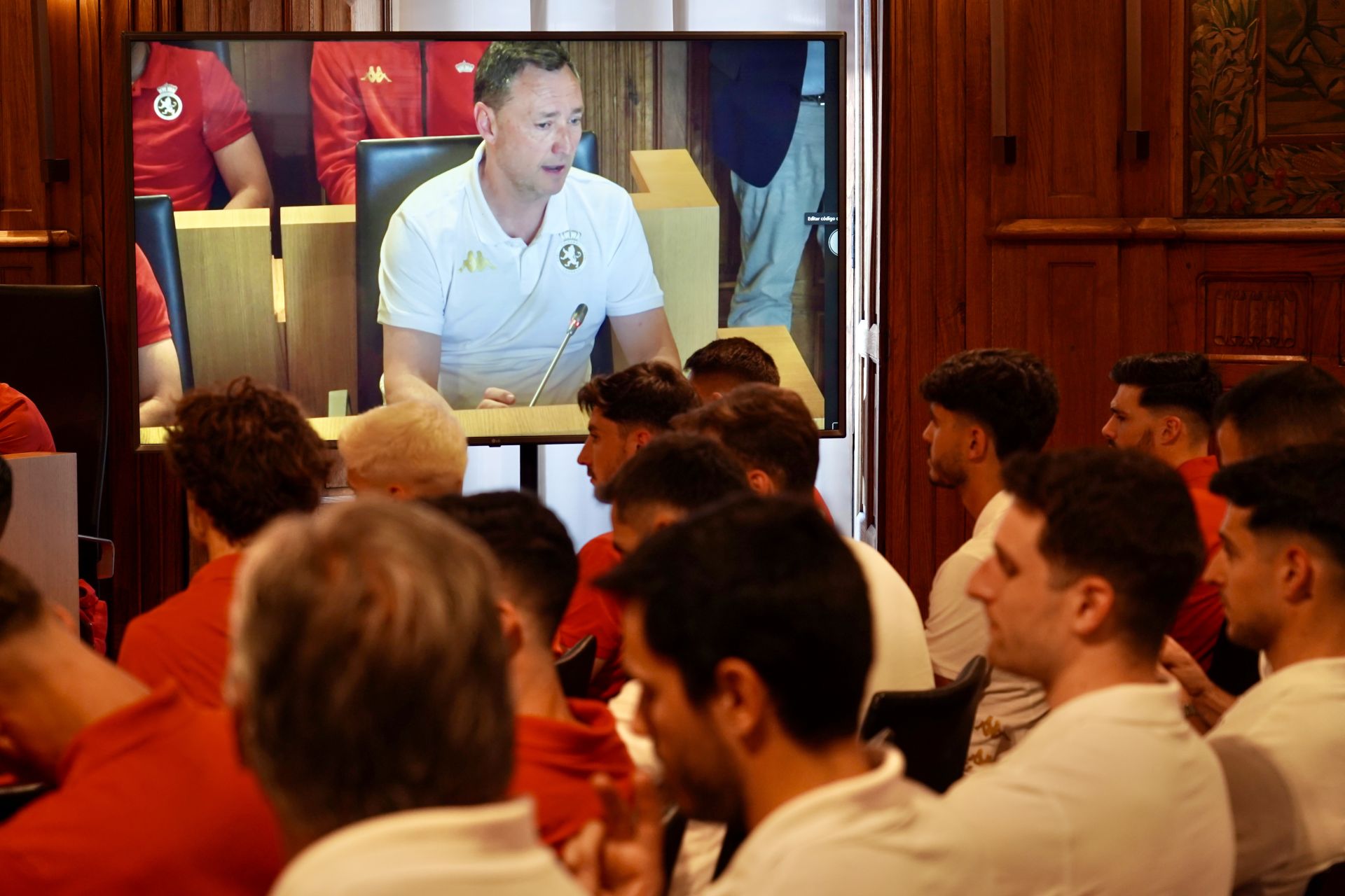 Recepción a la plantilla de la Cultural en la Diputación de León