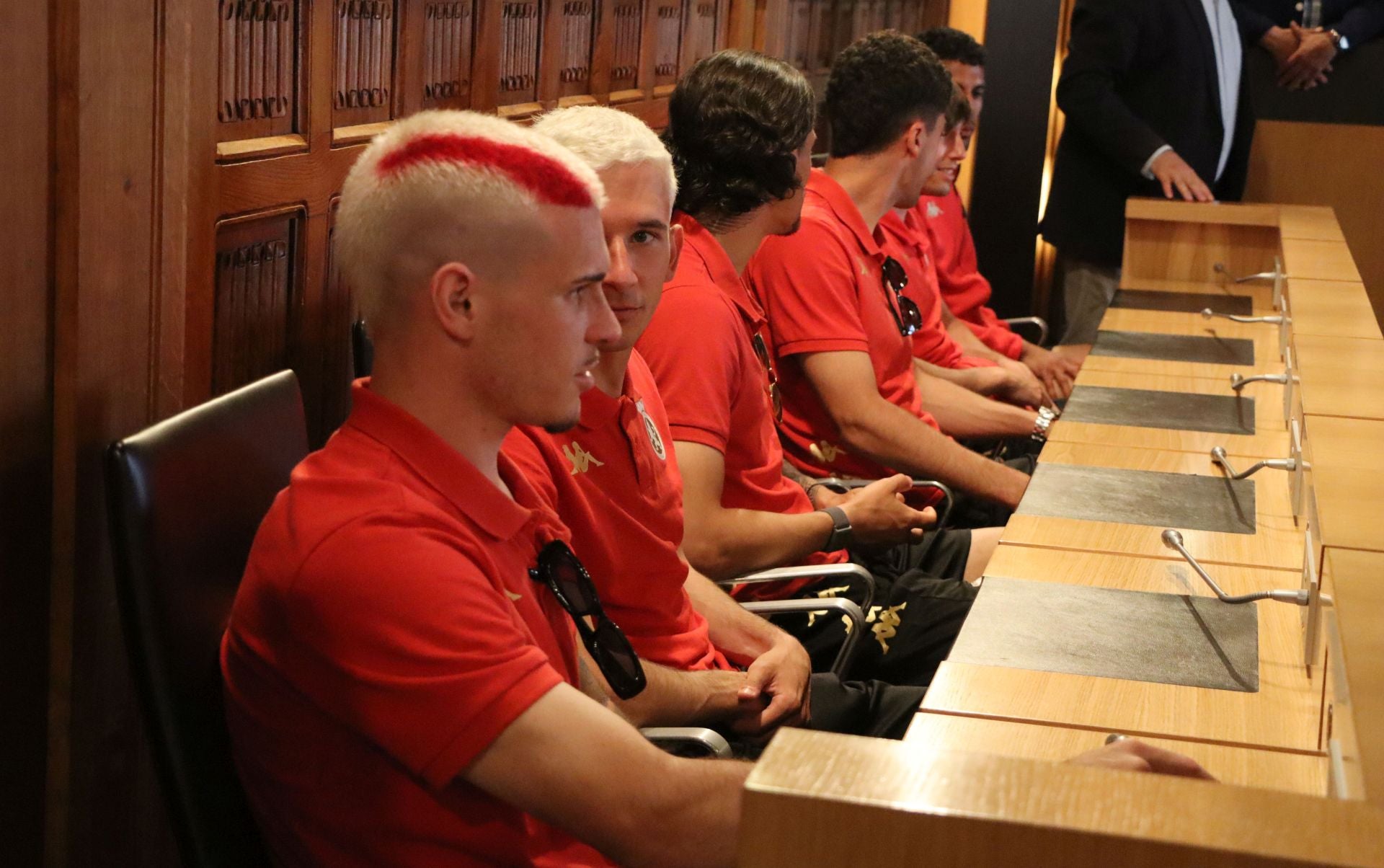 Recepción a la plantilla de la Cultural en la Diputación de León