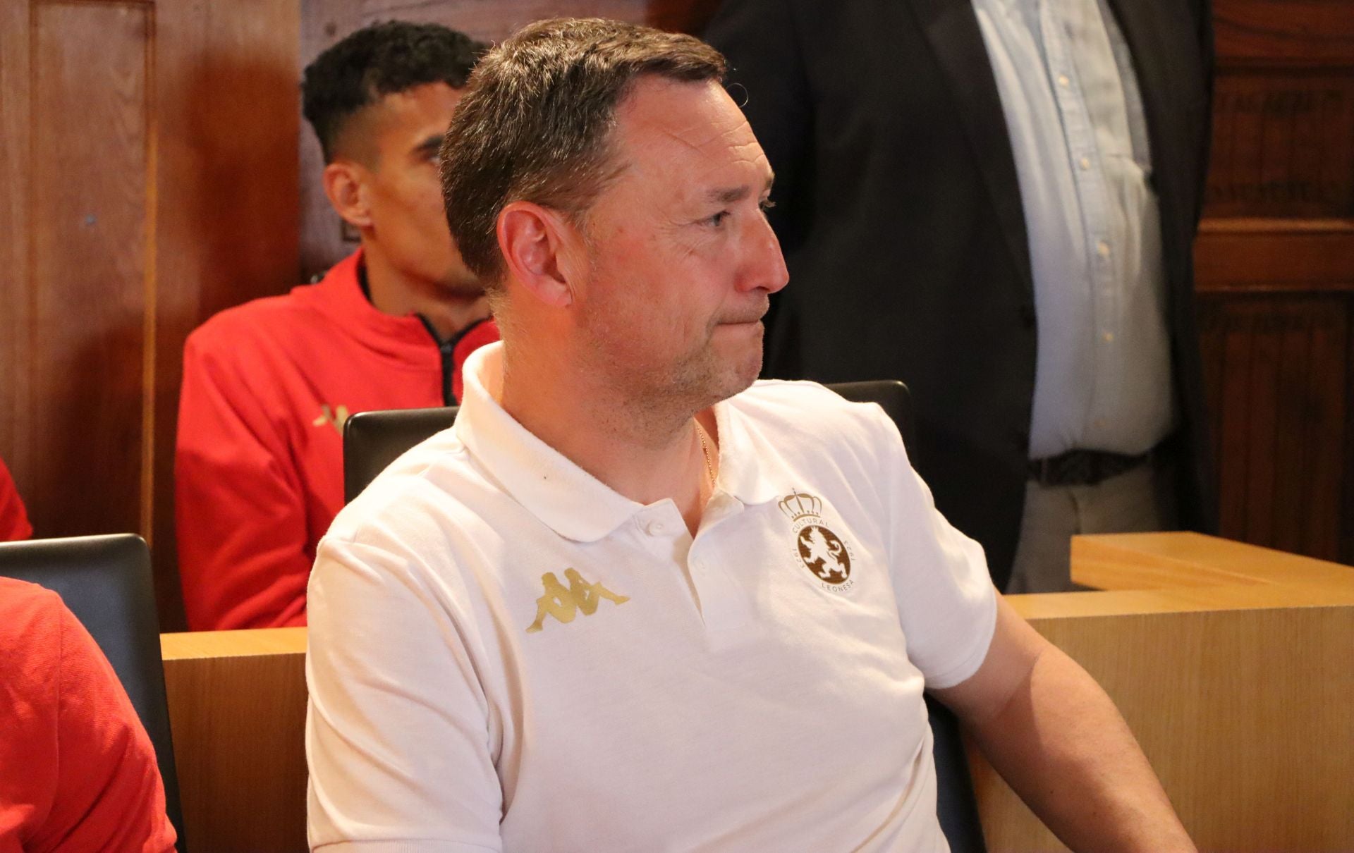 Recepción a la plantilla de la Cultural en la Diputación de León