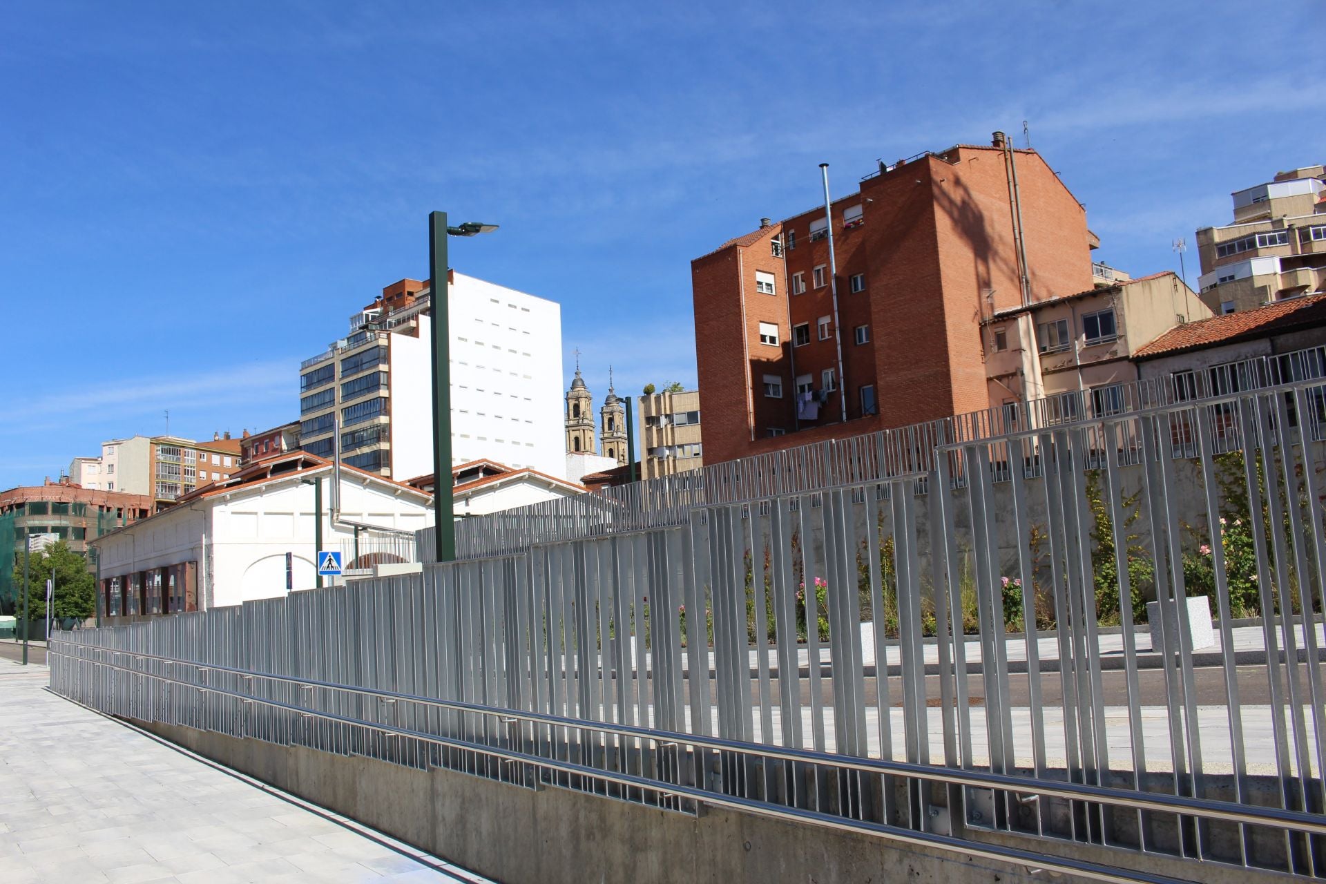 El entorno de Feve en León abre al tráfico