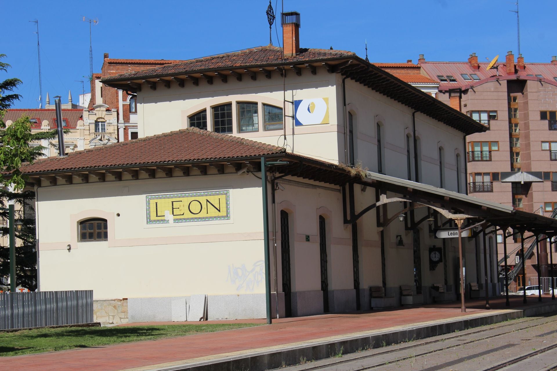 El entorno de Feve en León abre al tráfico