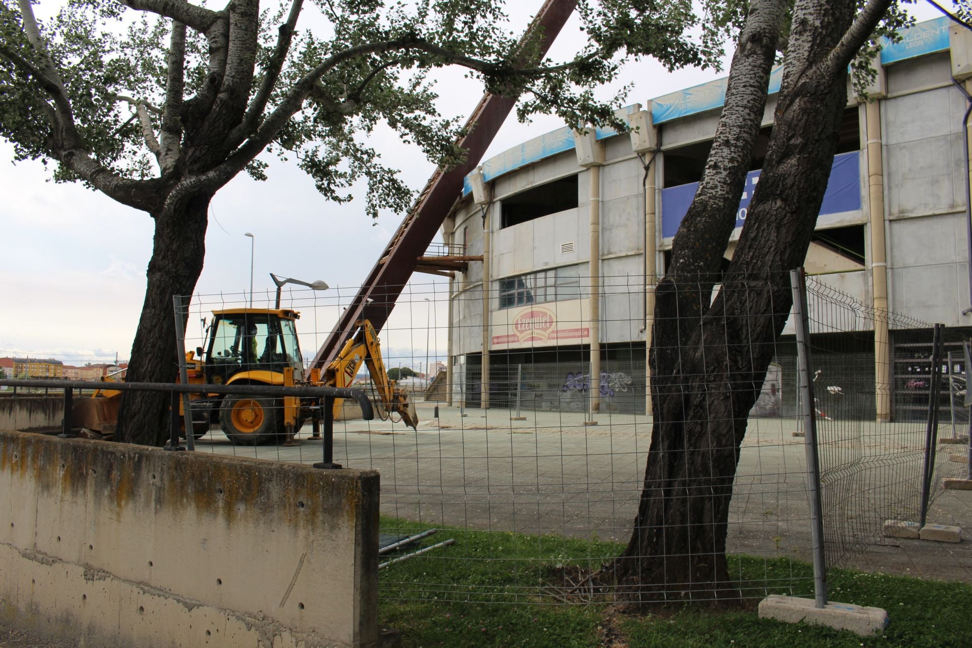 Comienzan las obras en el entorno del estadio Reino de León