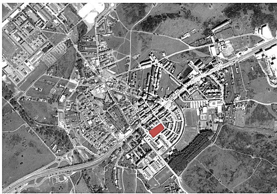 La parcela donde se ubican las viviendas.